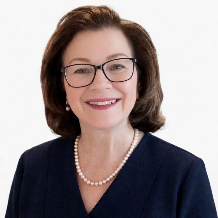 Lucia Gugliuzzi, licensed mortgage broker in Vaughan, Ontario
