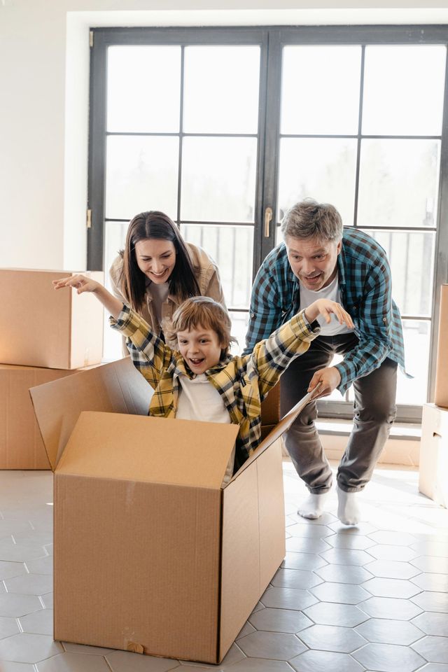 Lucia Gugliuzzi, licensed mortgage broker in Vaughan, Ontario